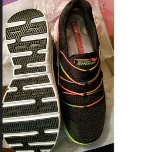 Brand New Skechers Sneakers Women's Loving Life Memory Foam Size 9
